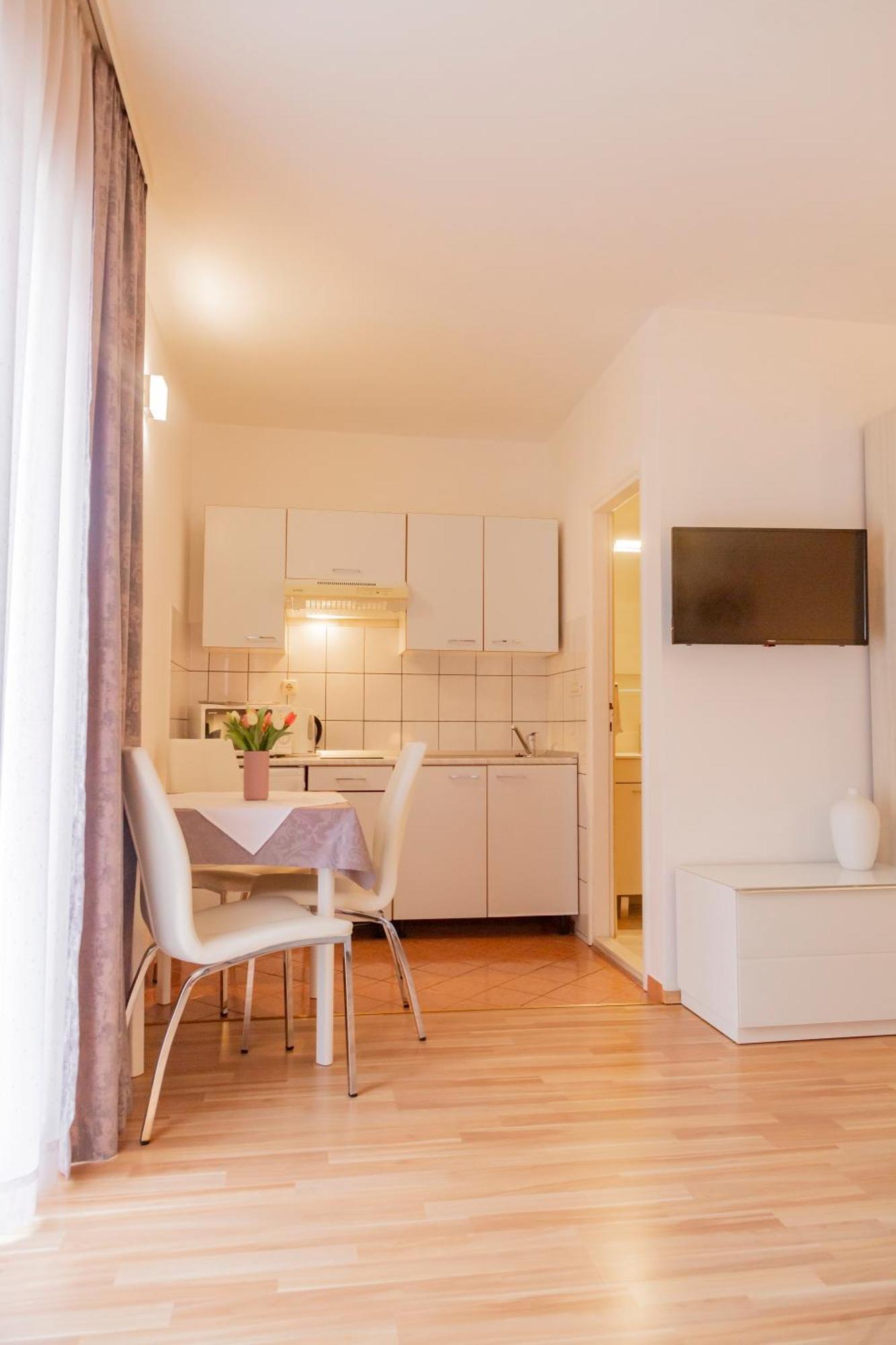 Baska Voda Apartments - Steps From The Beach, Free Parking, Central Location Exterior foto
